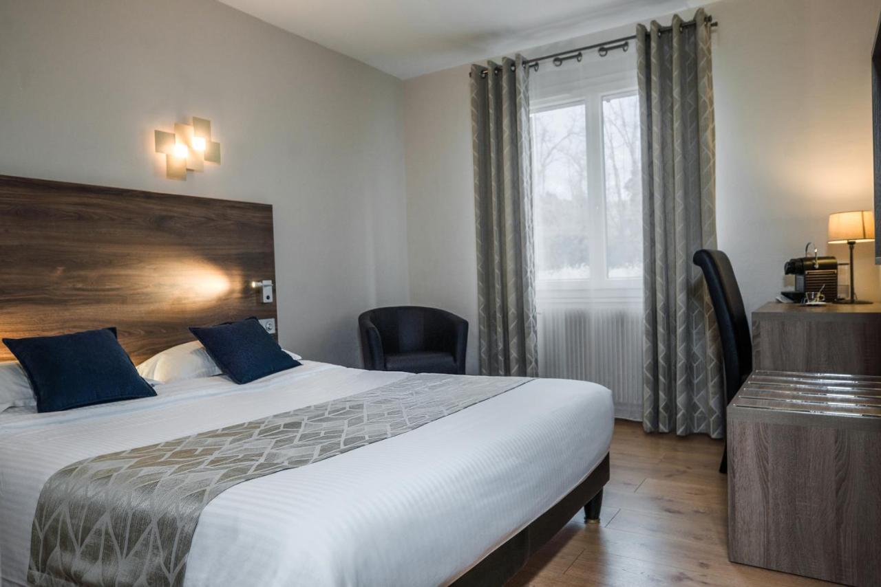Logis Hotel Le Petit Casset 라부와세 외부 사진