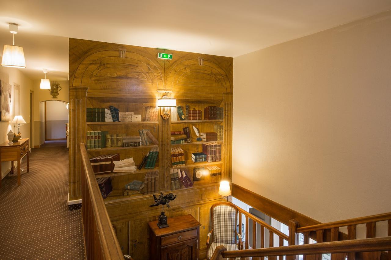 Logis Hotel Le Petit Casset 라부와세 외부 사진