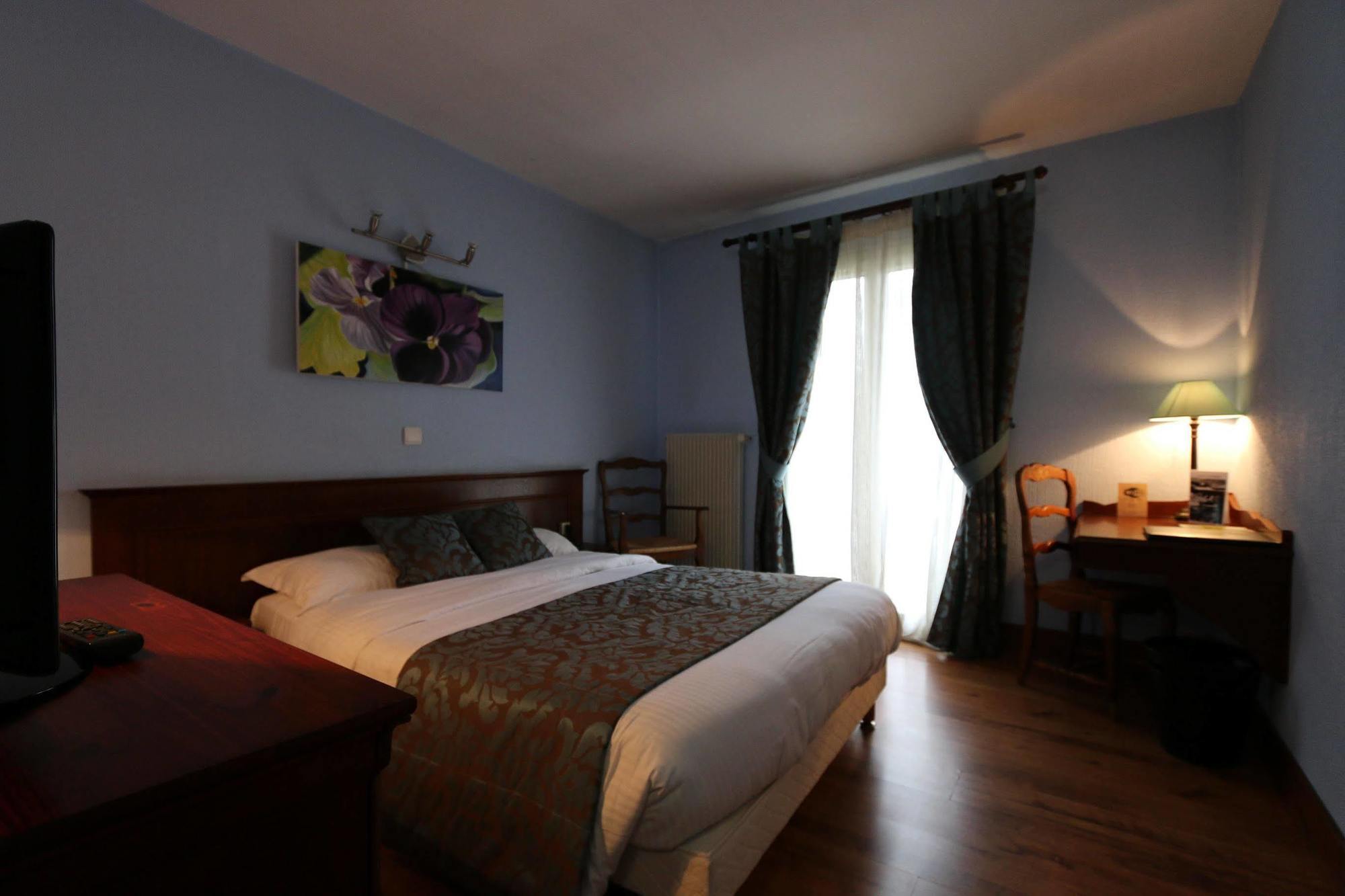 Logis Hotel Le Petit Casset 라부와세 외부 사진