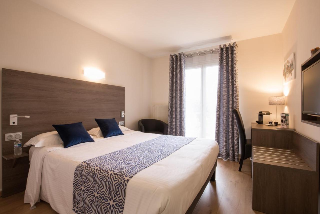 Logis Hotel Le Petit Casset 라부와세 외부 사진