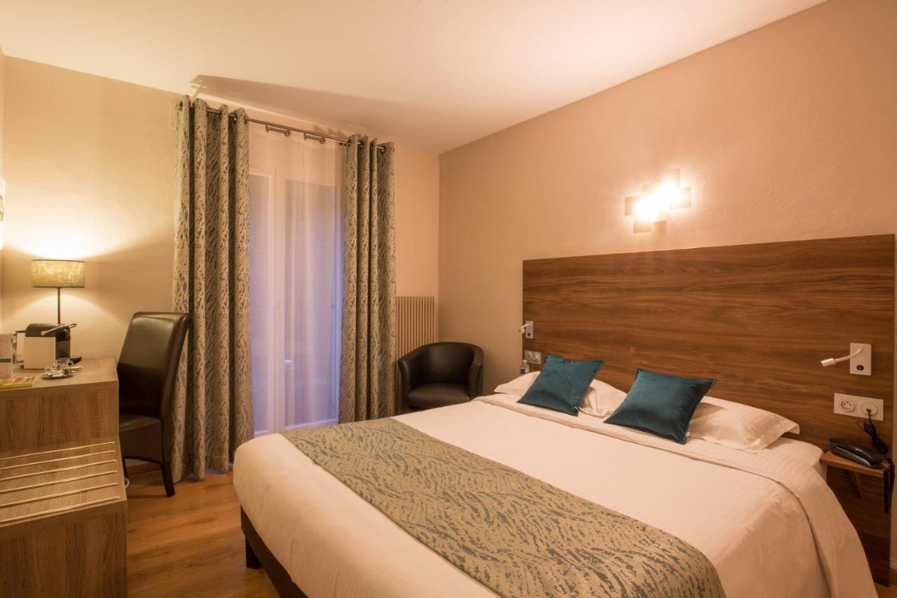 Logis Hotel Le Petit Casset 라부와세 외부 사진
